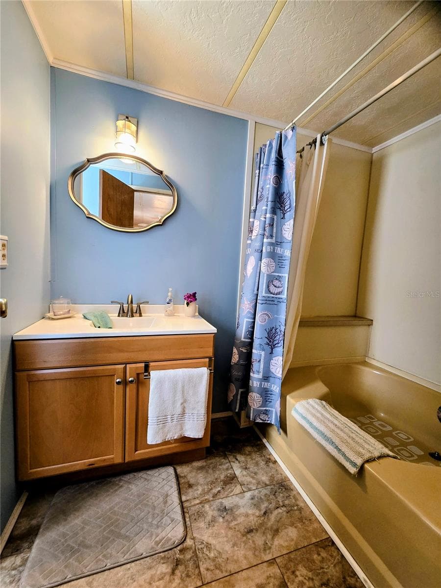 Manufactured Home at 6253 BALMY LN, ZEPHYRHILLS, photo 12 of 38