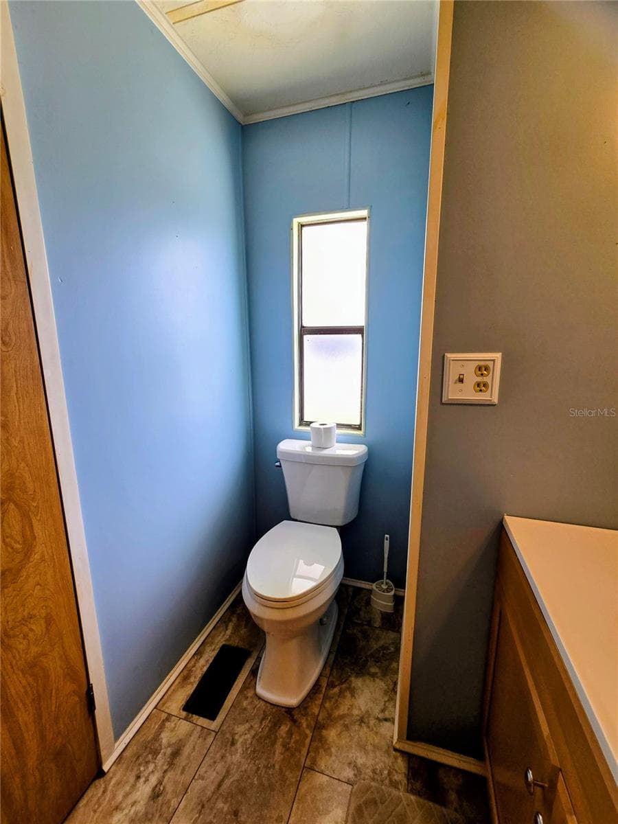Manufactured Home at 6253 BALMY LN, ZEPHYRHILLS, photo 13 of 38