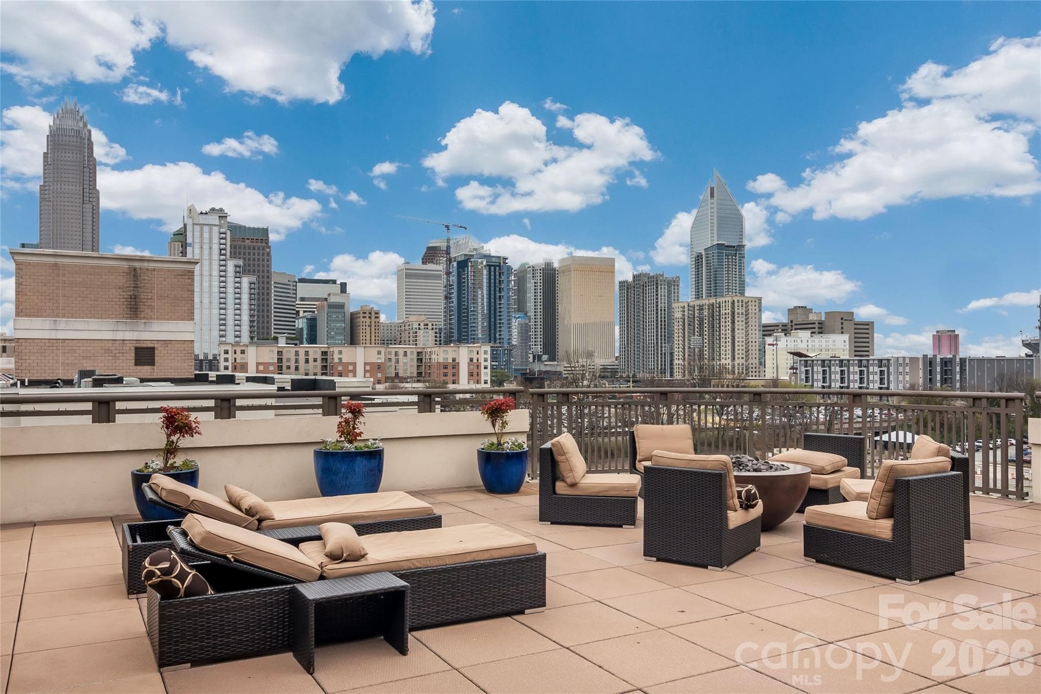 Condominium at Charlotte, photo 4 of 35