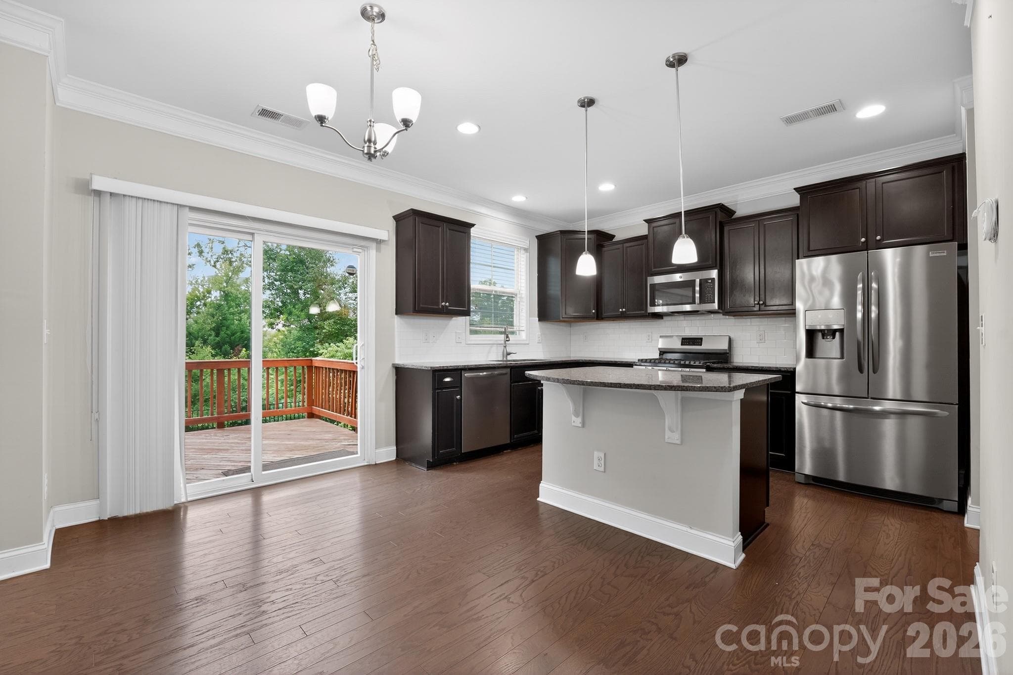 Single Family Residence at 2392 Palmdale Walk Drive, Fort Mill, photo 2 of 16