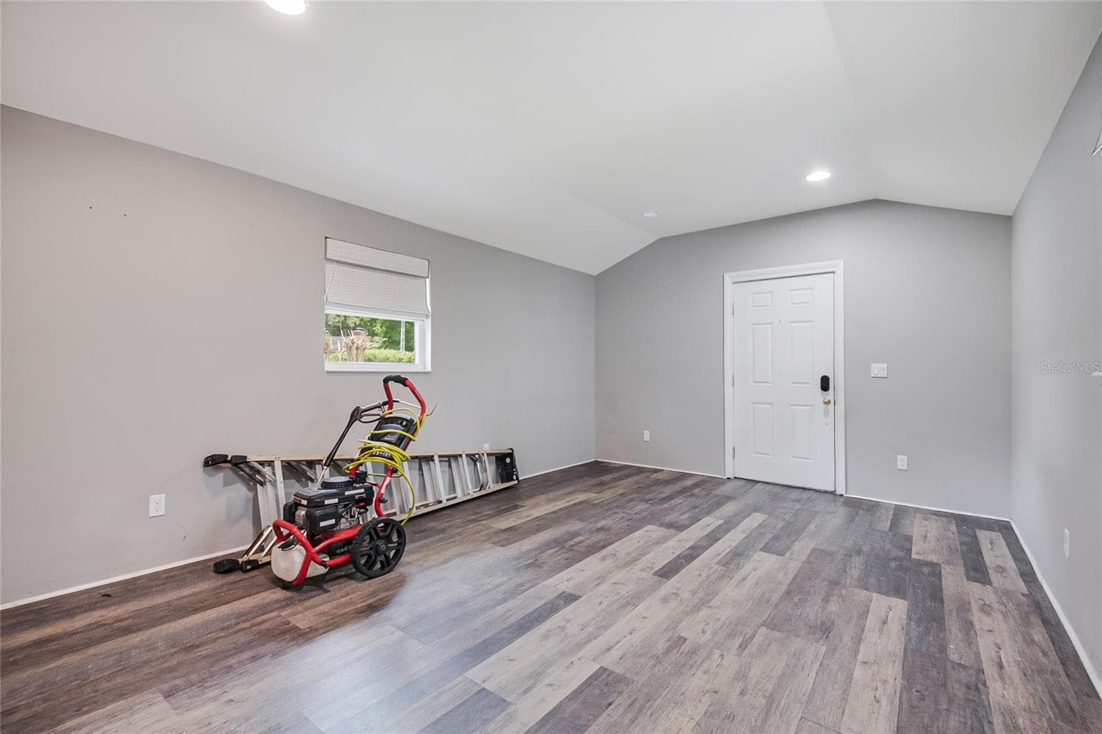 Single Family Residence at 1635 GERTRUDE PL, MOUNT DORA, photo 23 of 35