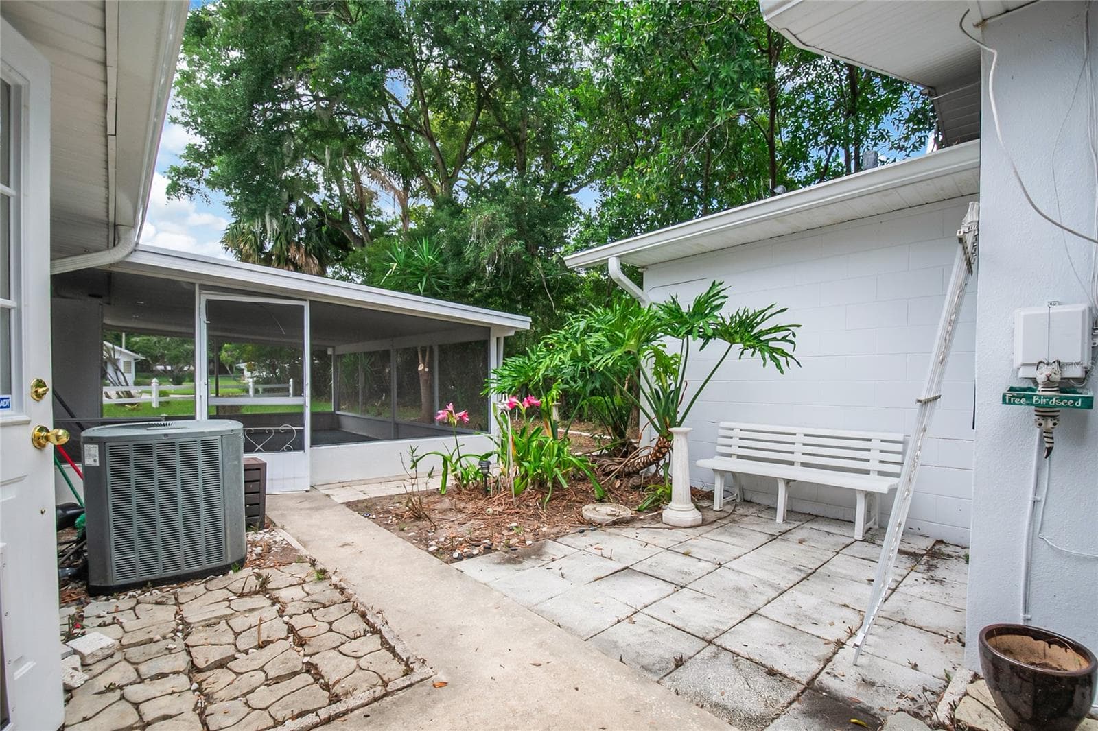 Single Family Residence at 1635 GERTRUDE PL, MOUNT DORA, photo 29 of 35