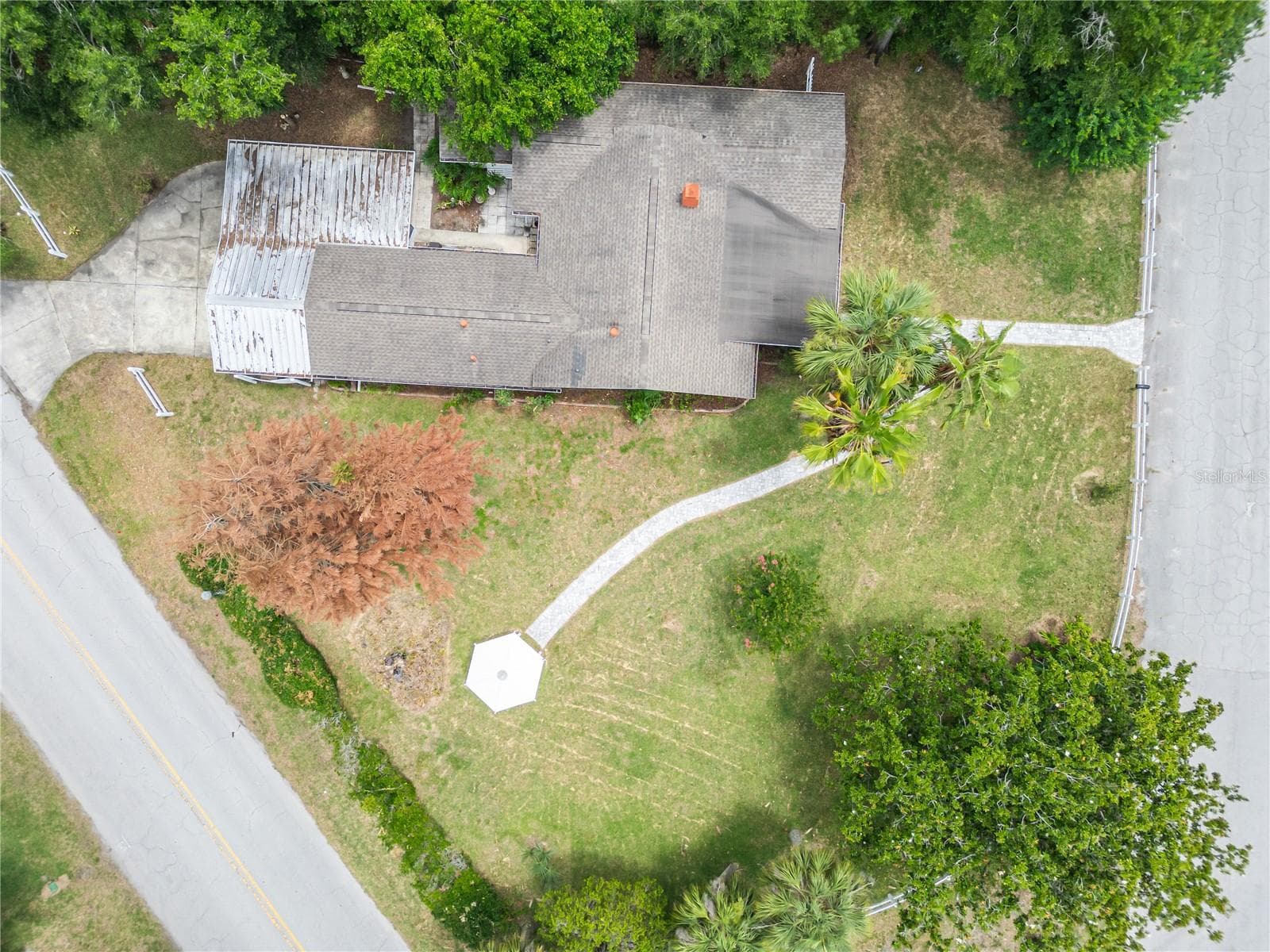 Single Family Residence at 1635 GERTRUDE PL, MOUNT DORA, photo 34 of 35