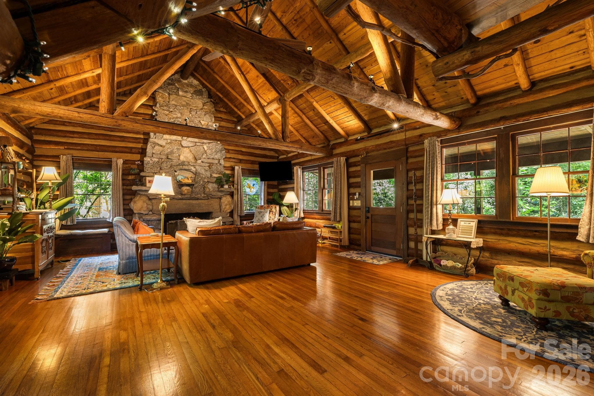 Single Family Residence at 128 Tee Off Lane, Hendersonville, photo 9 of 48