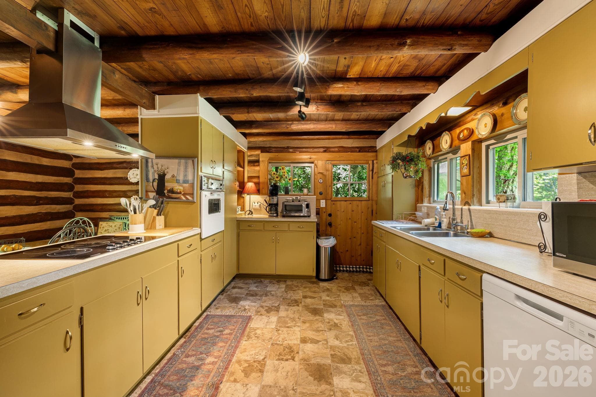 Single Family Residence at 128 Tee Off Lane, Hendersonville, photo 16 of 48