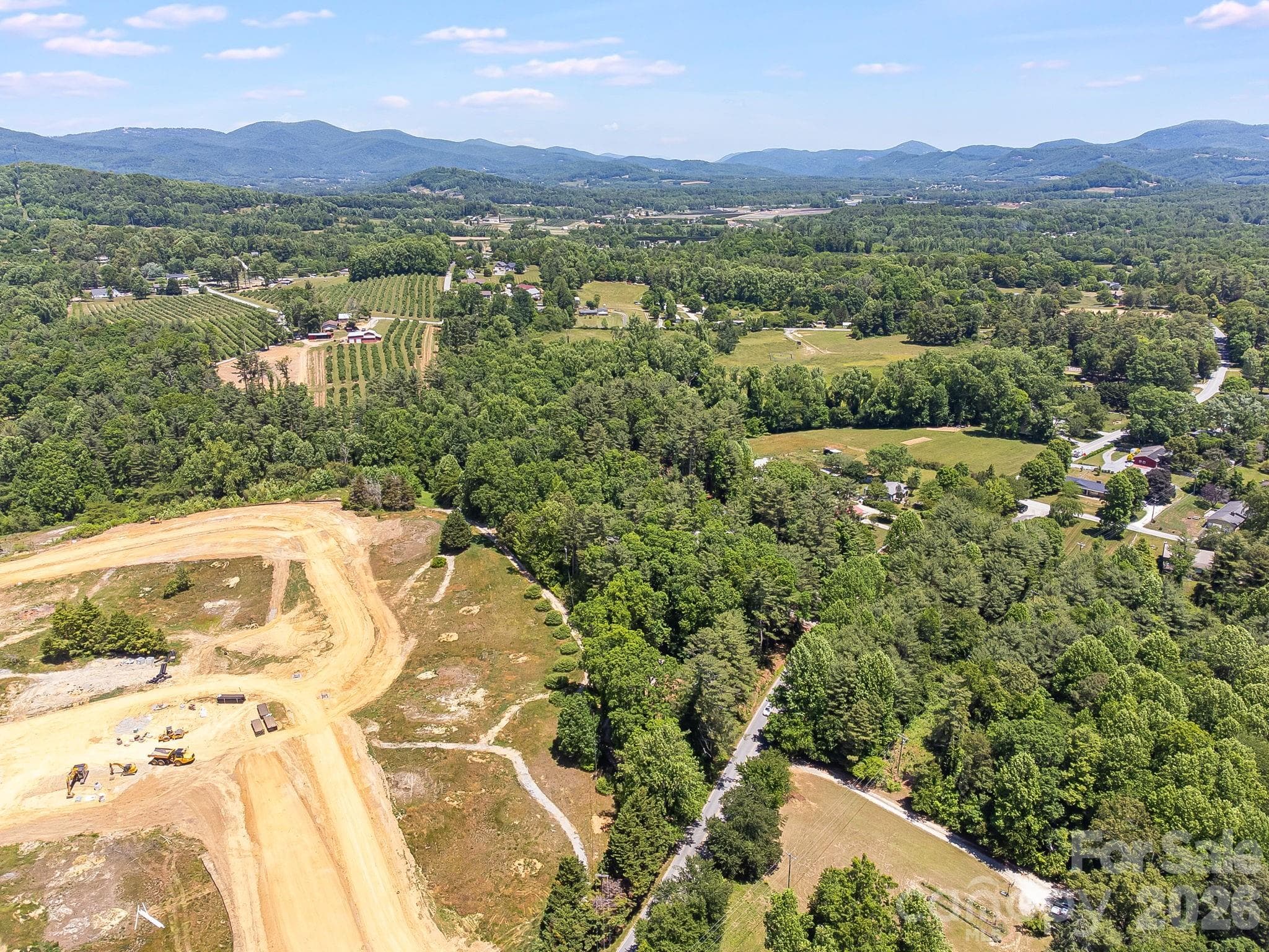 Single Family Residence at 128 Tee Off Lane, Hendersonville, photo 44 of 48