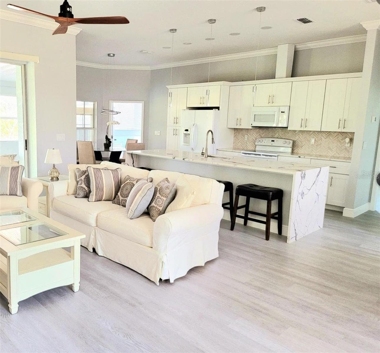 Single Family Residence at 1415 BEACH CLUB LN, APOLLO BEACH, photo 5 of 18