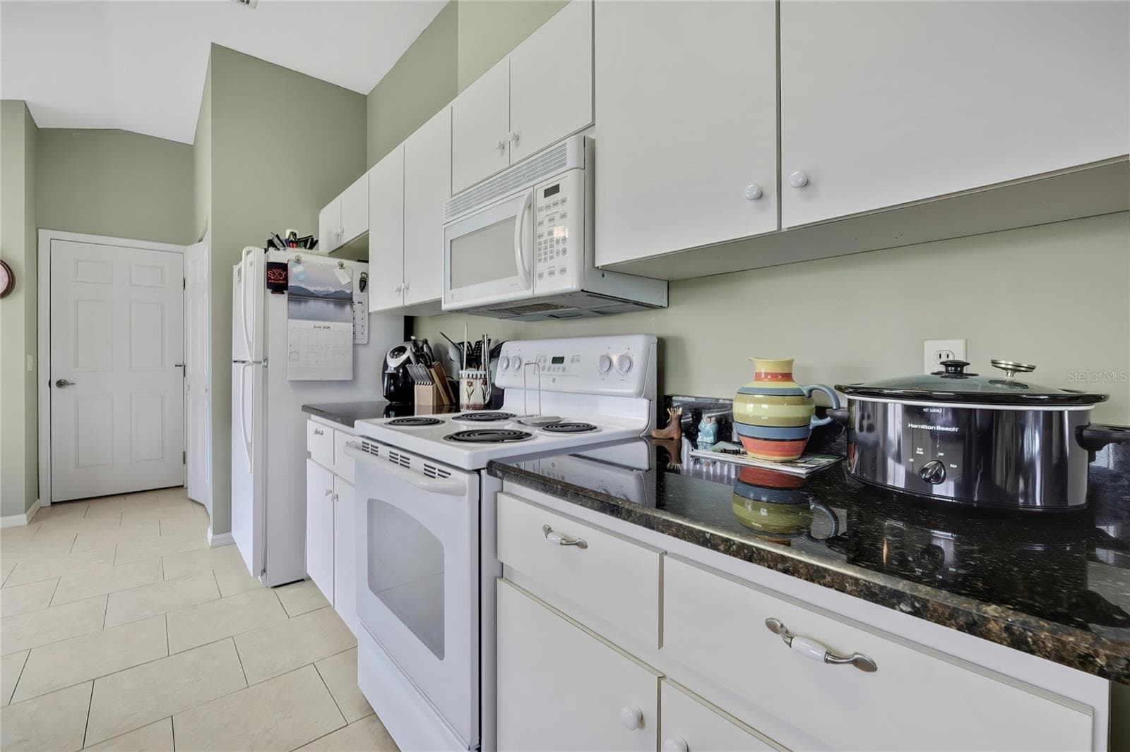Single Family Residence at 547 W HILLWOOD PATH, BEVERLY HILLS, photo 7 of 33