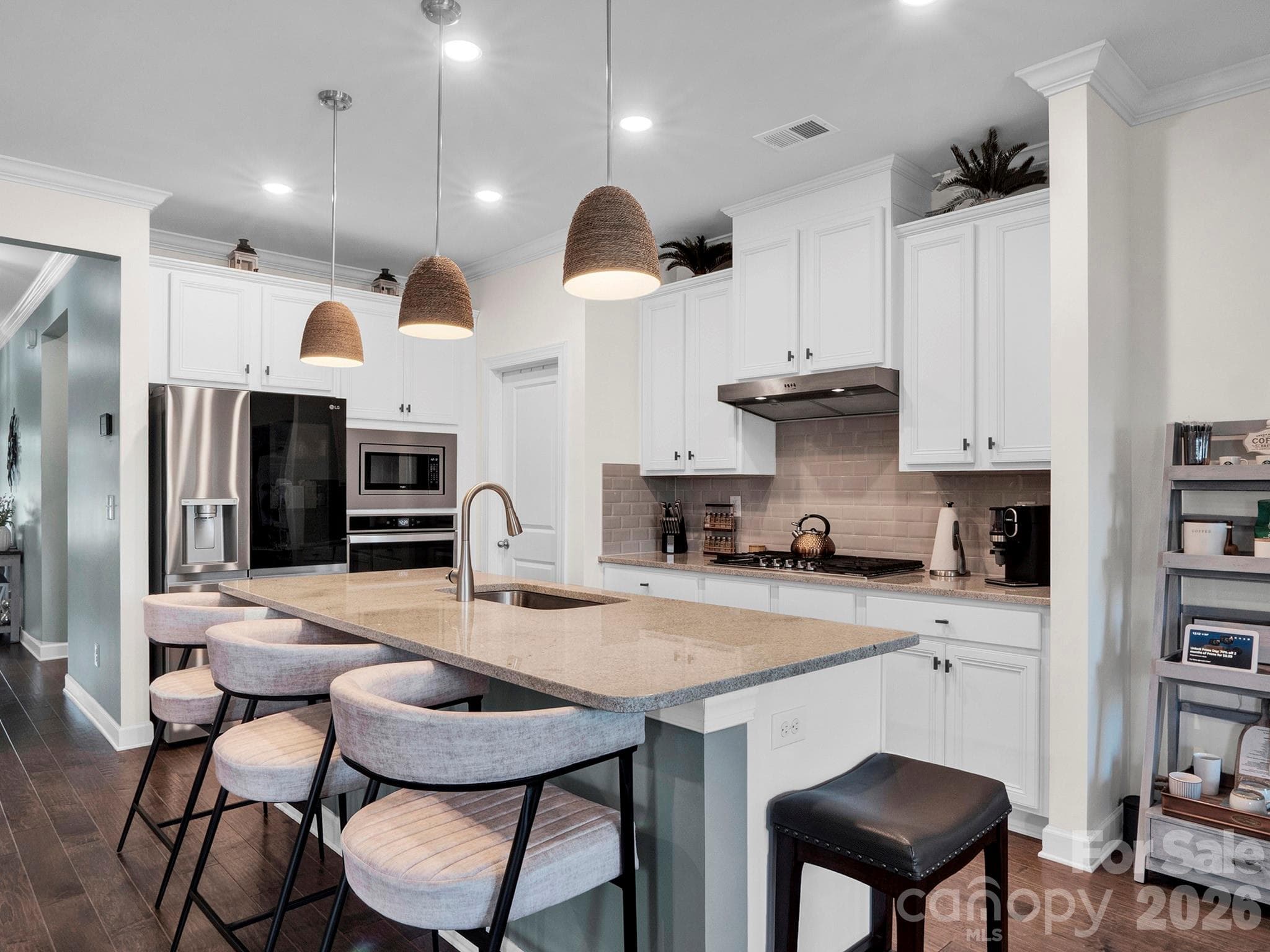 Single Family Residence at 1023 Ellington Downs Way, Wesley Chapel, photo 12 of 41