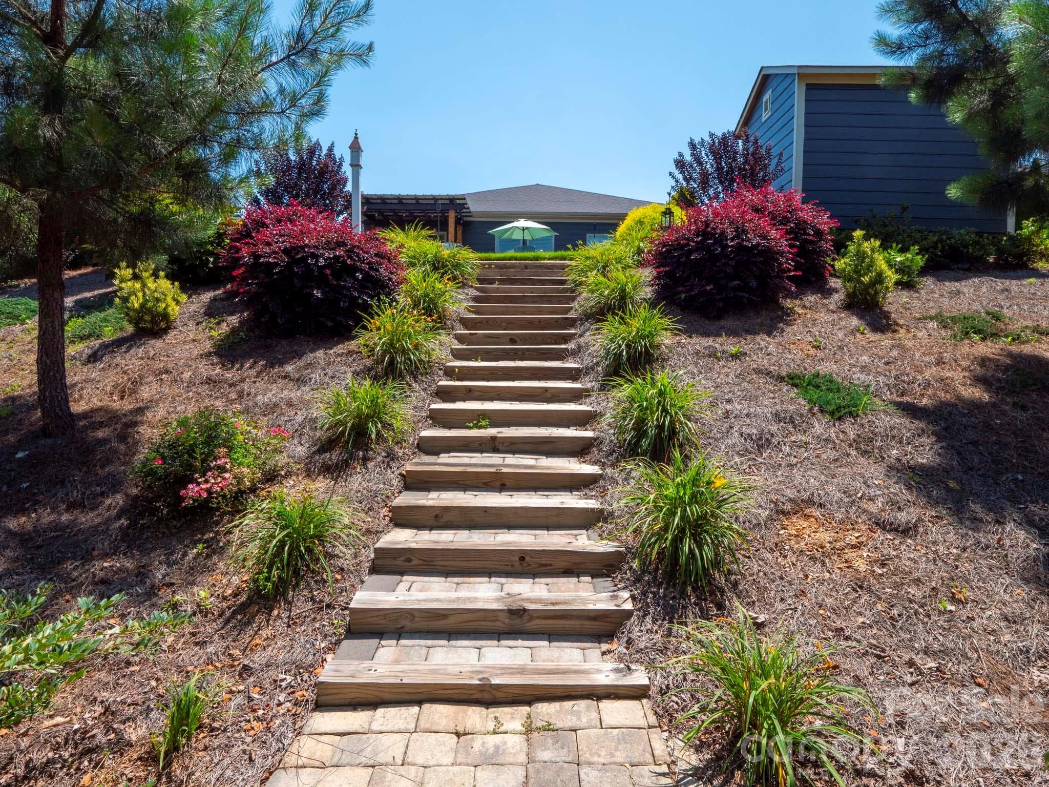 Single Family Residence at 1023 Ellington Downs Way, Wesley Chapel, photo 32 of 41