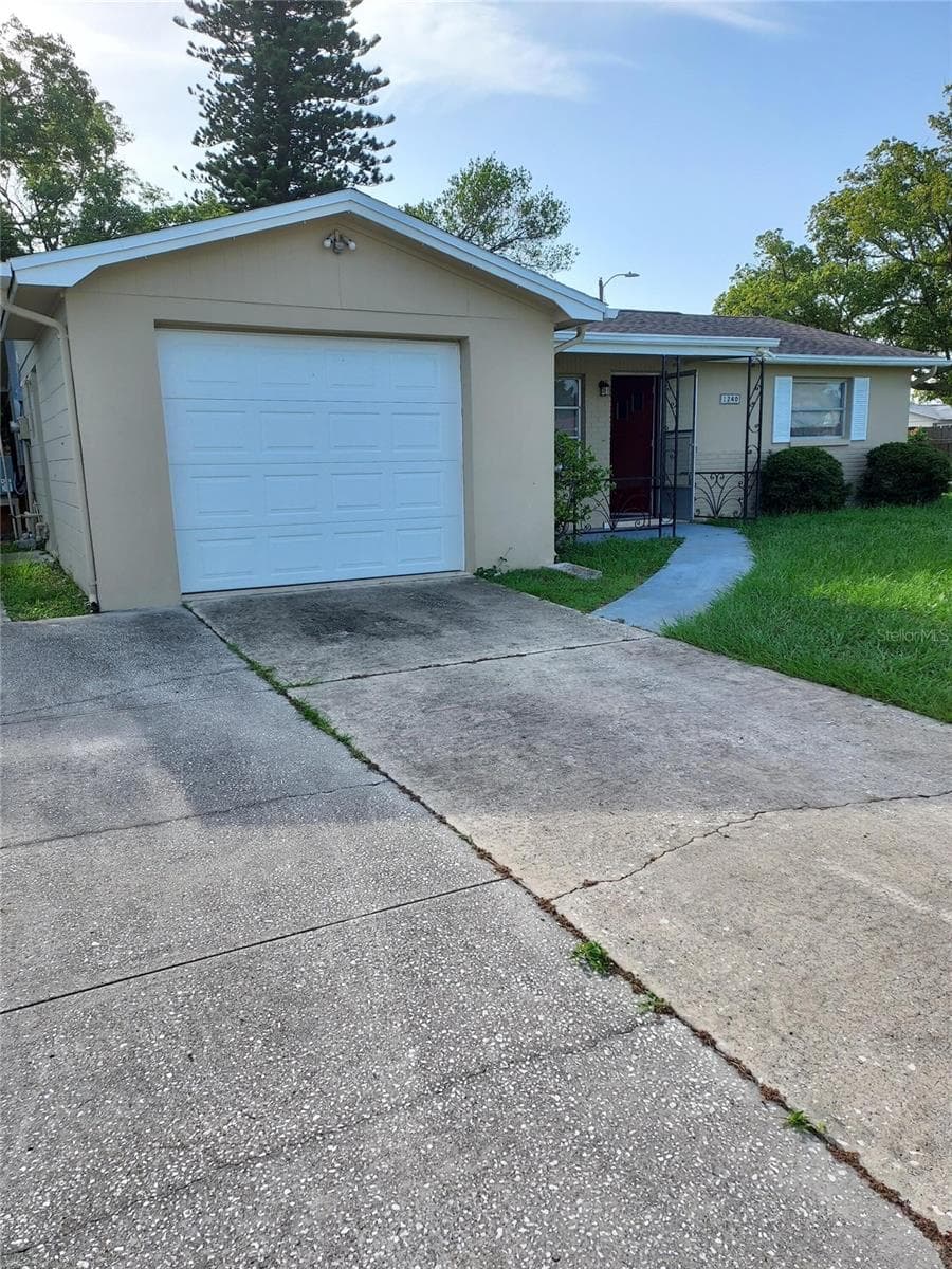 1240 CHELSEA LN