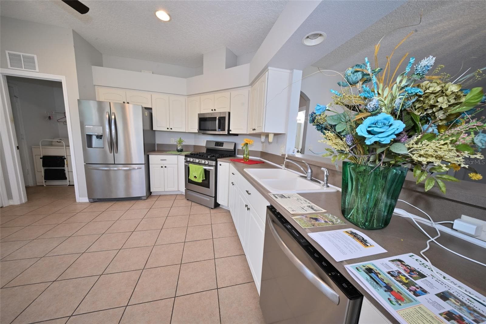 Kitchen - 27326 ORCHID GLADE ST, LEESBURG