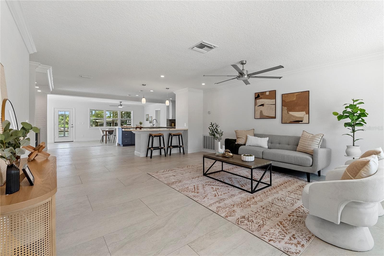 Single Family Residence at 805 LEISEY CIR, RUSKIN, photo 6 of 39