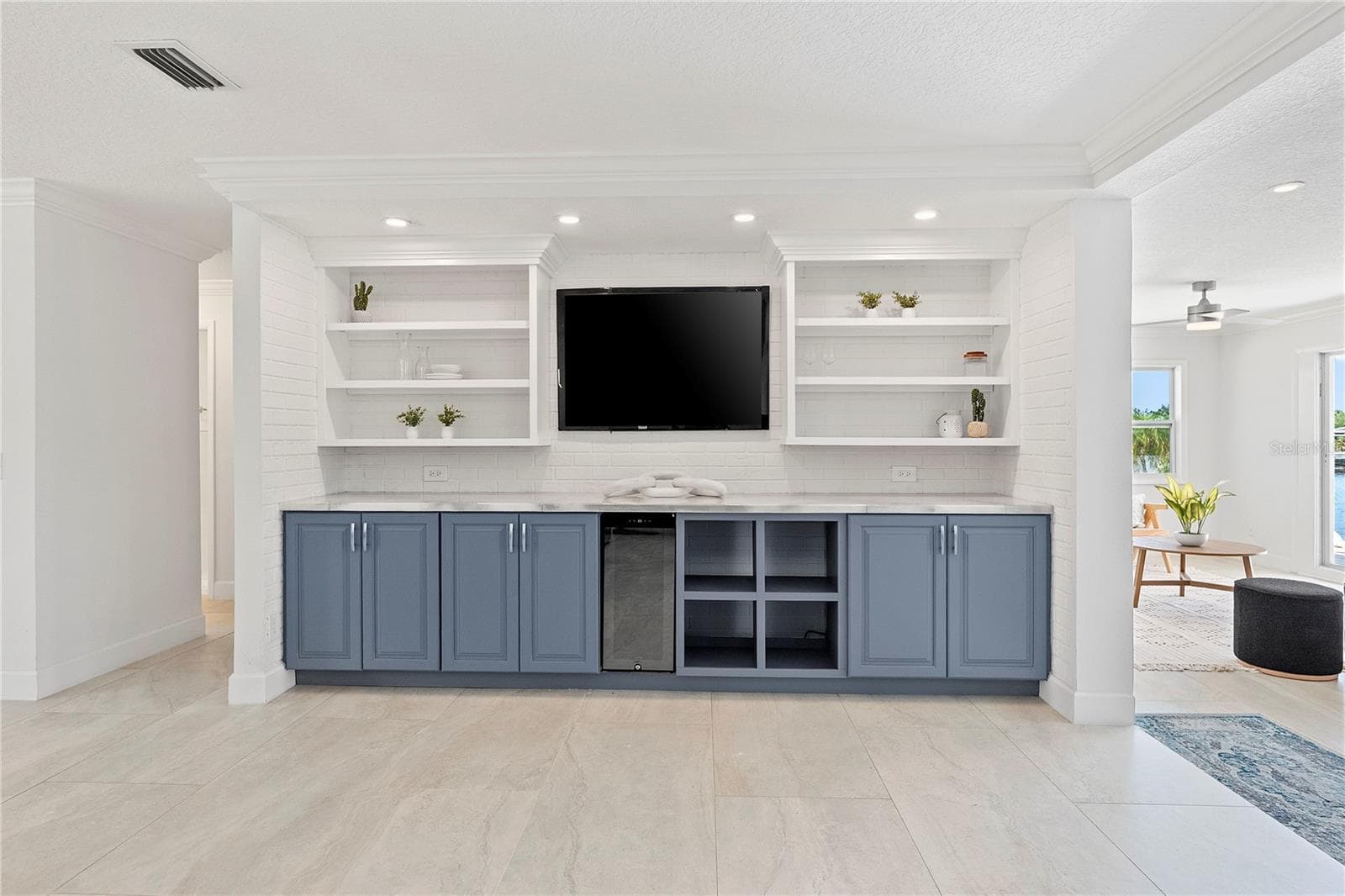 Single Family Residence at 805 LEISEY CIR, RUSKIN, photo 9 of 39