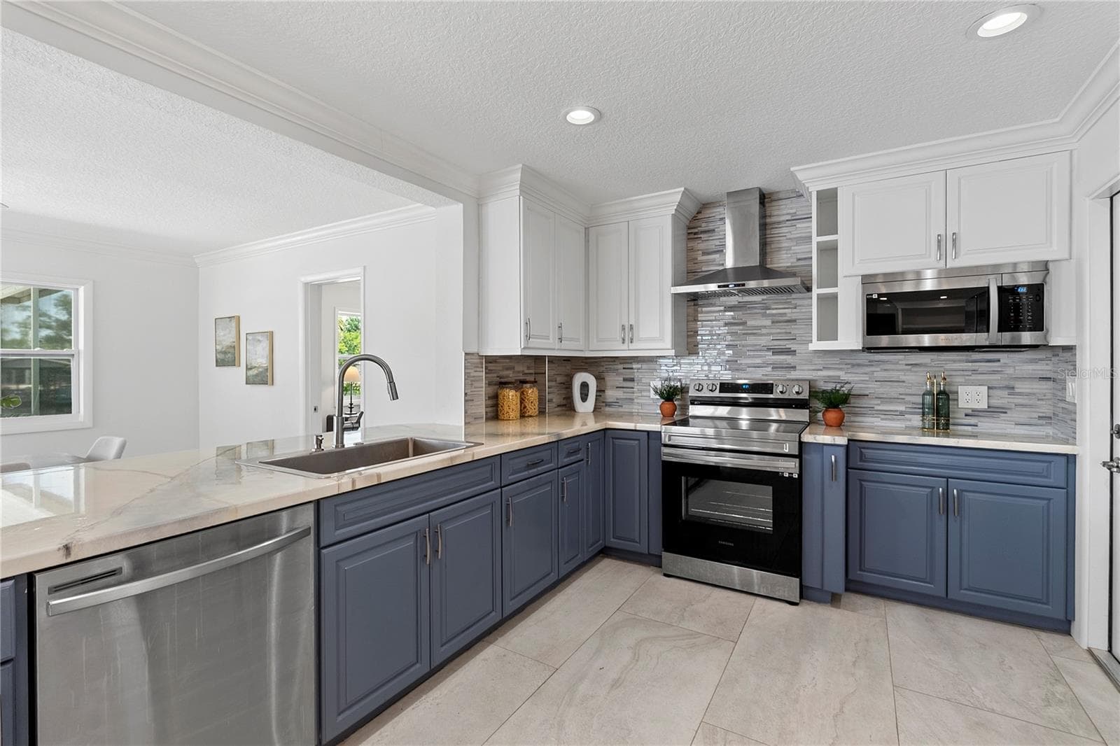 Single Family Residence at 805 LEISEY CIR, RUSKIN, photo 13 of 39