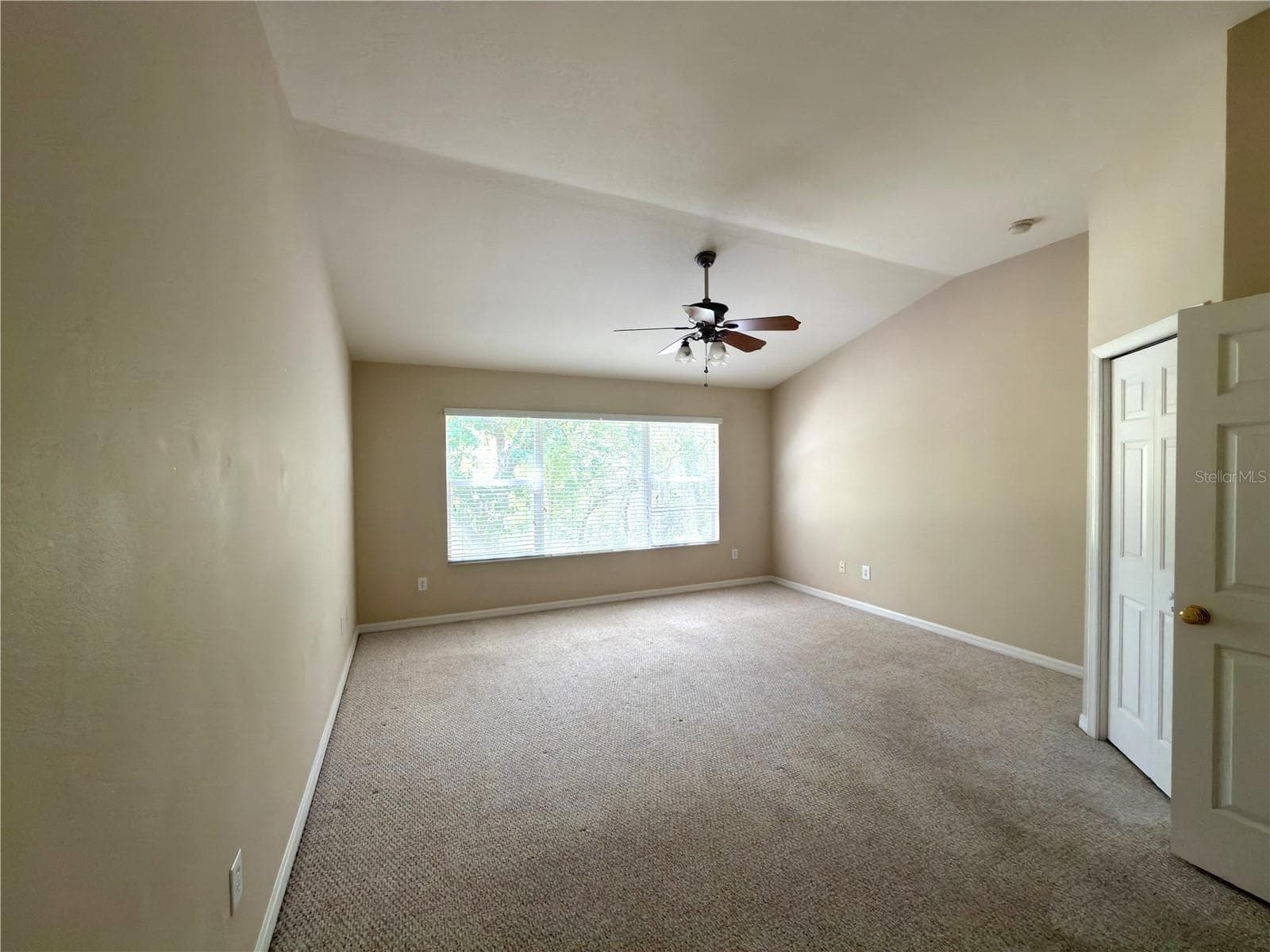 Townhouse at 2437 EARLSWOOD CT, BRANDON, photo 5 of 20