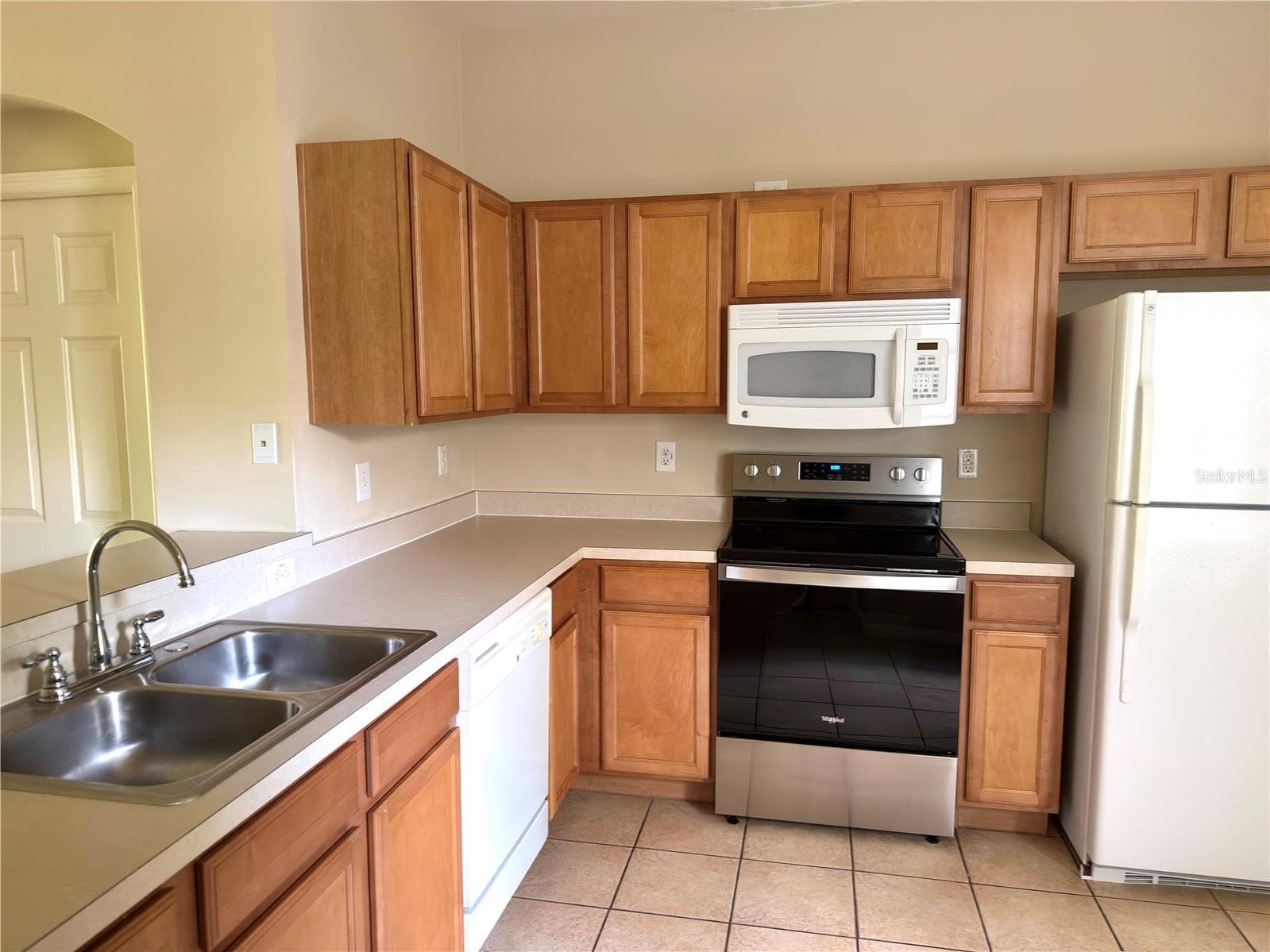 Townhouse at 2437 EARLSWOOD CT, BRANDON, photo 13 of 20