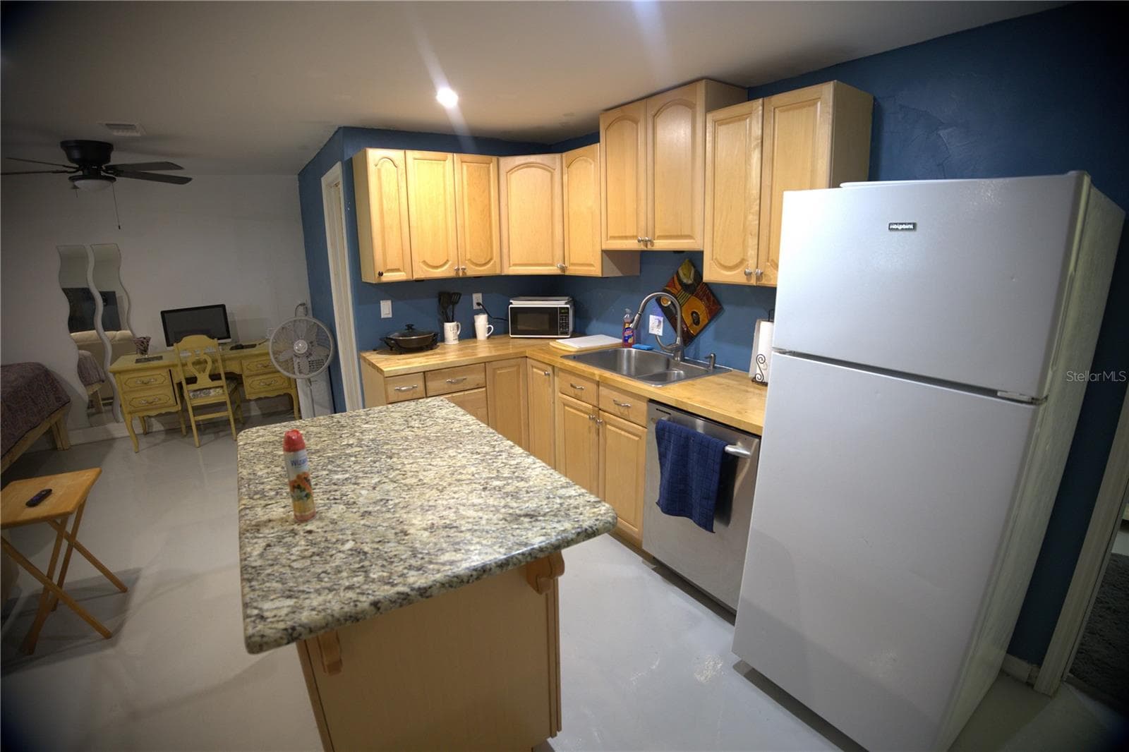 Single Family Residence at 915 DEMPSEY ST, CLEARWATER, photo 15 of 28