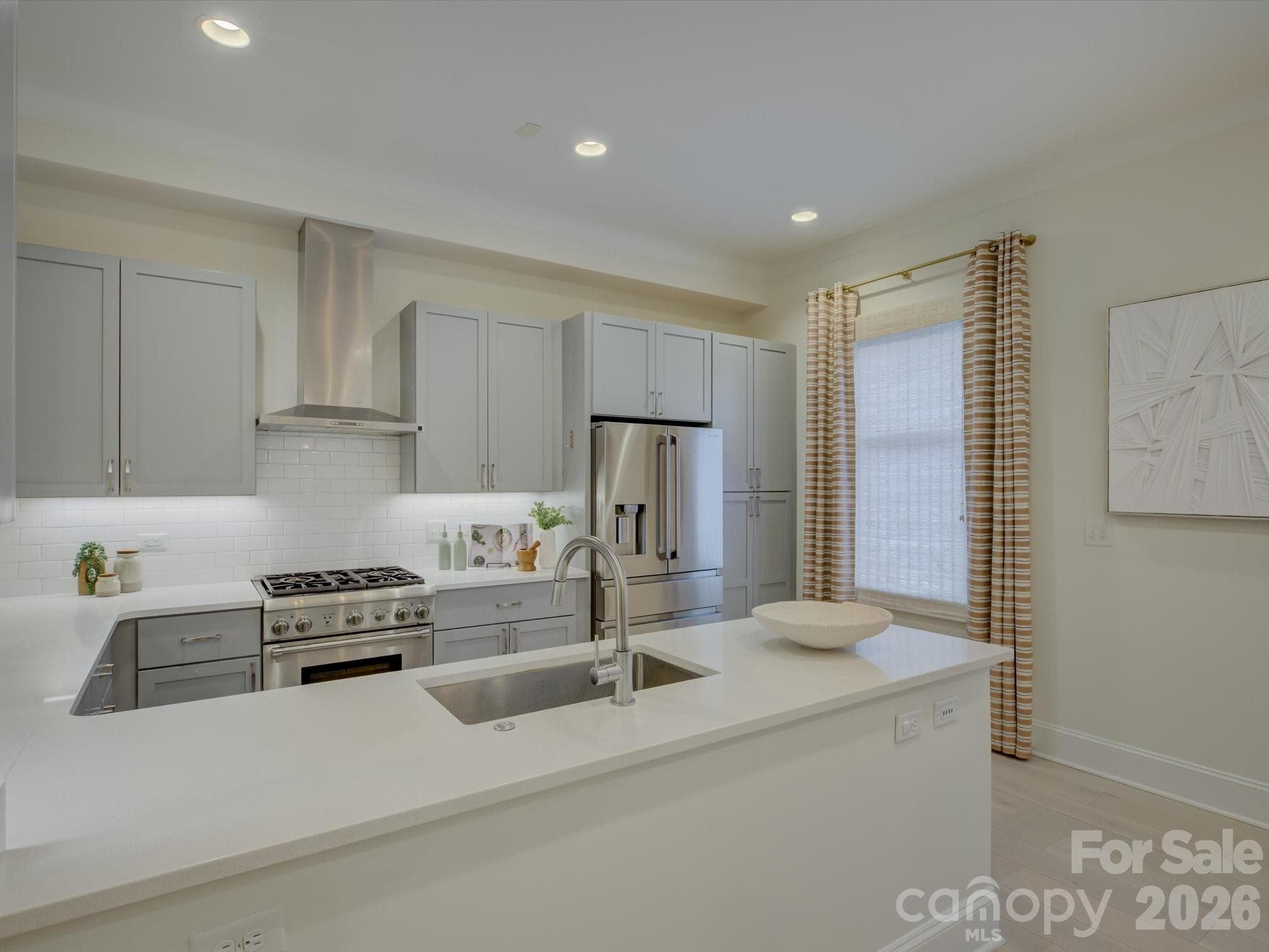 Townhouse at 335 E Tremont Avenue, Charlotte, photo 10 of 40