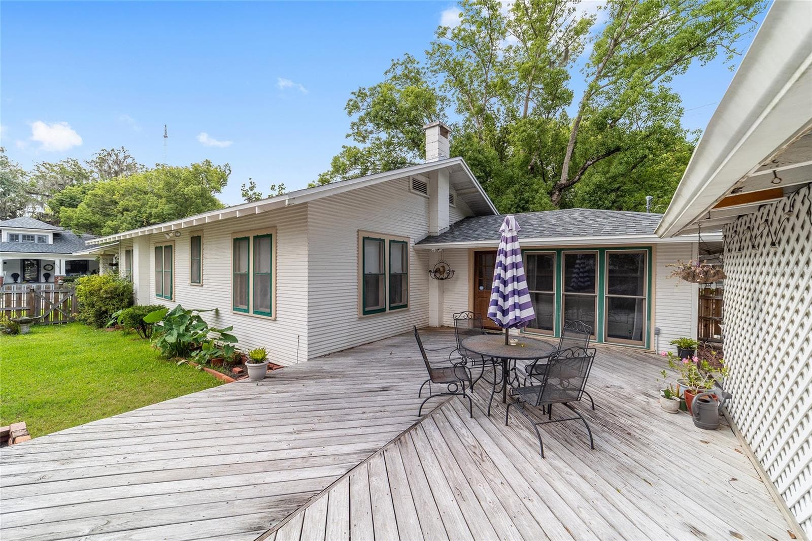 Fully fenced backyard. - 505 SE SANCHEZ AVE, OCALA