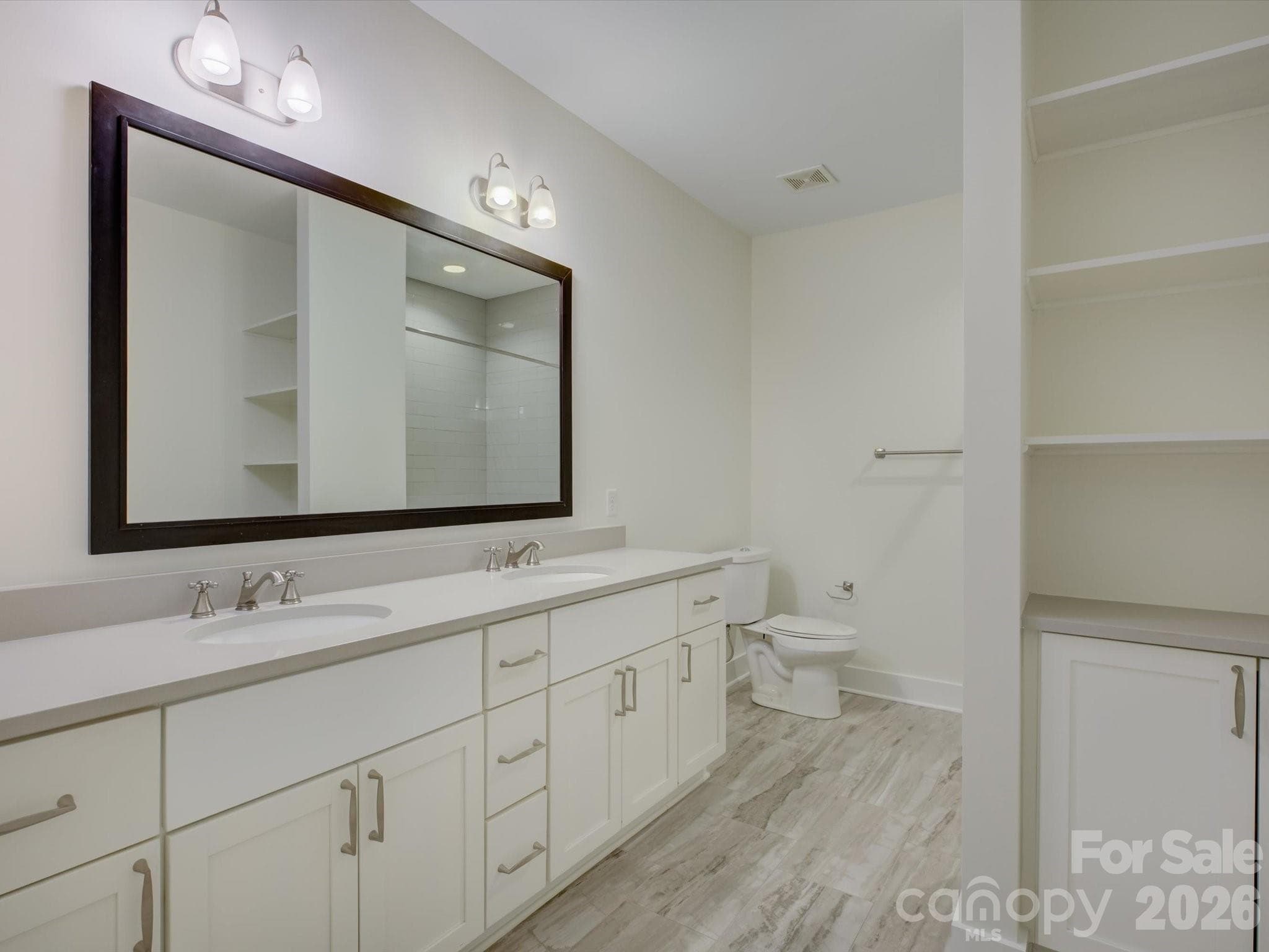 Townhouse at 335 E Tremont Avenue, Charlotte, photo 30 of 40