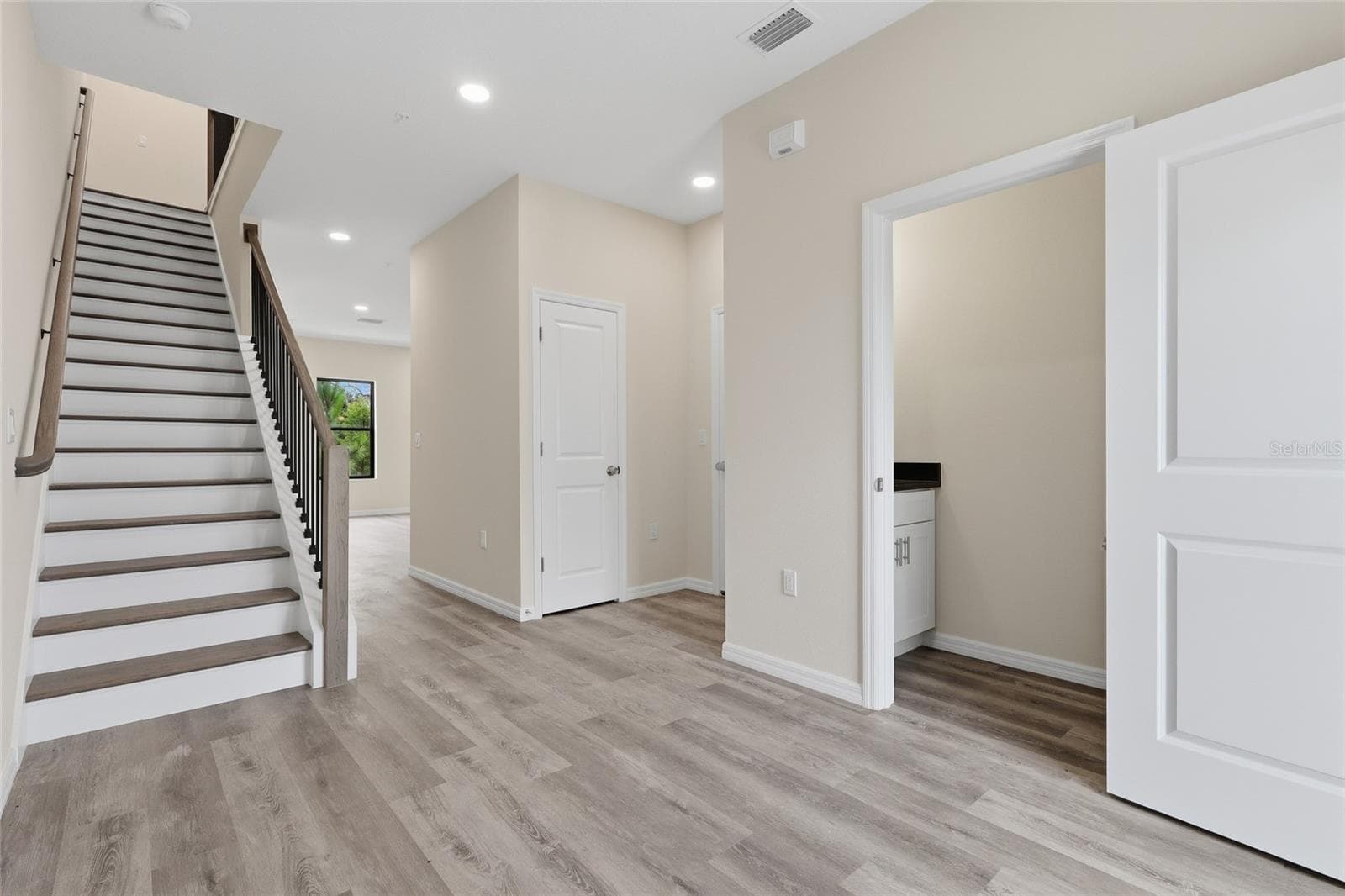 Townhouse at 4369 CAMBIO GARDENS CT, TAMPA, photo 3 of 25