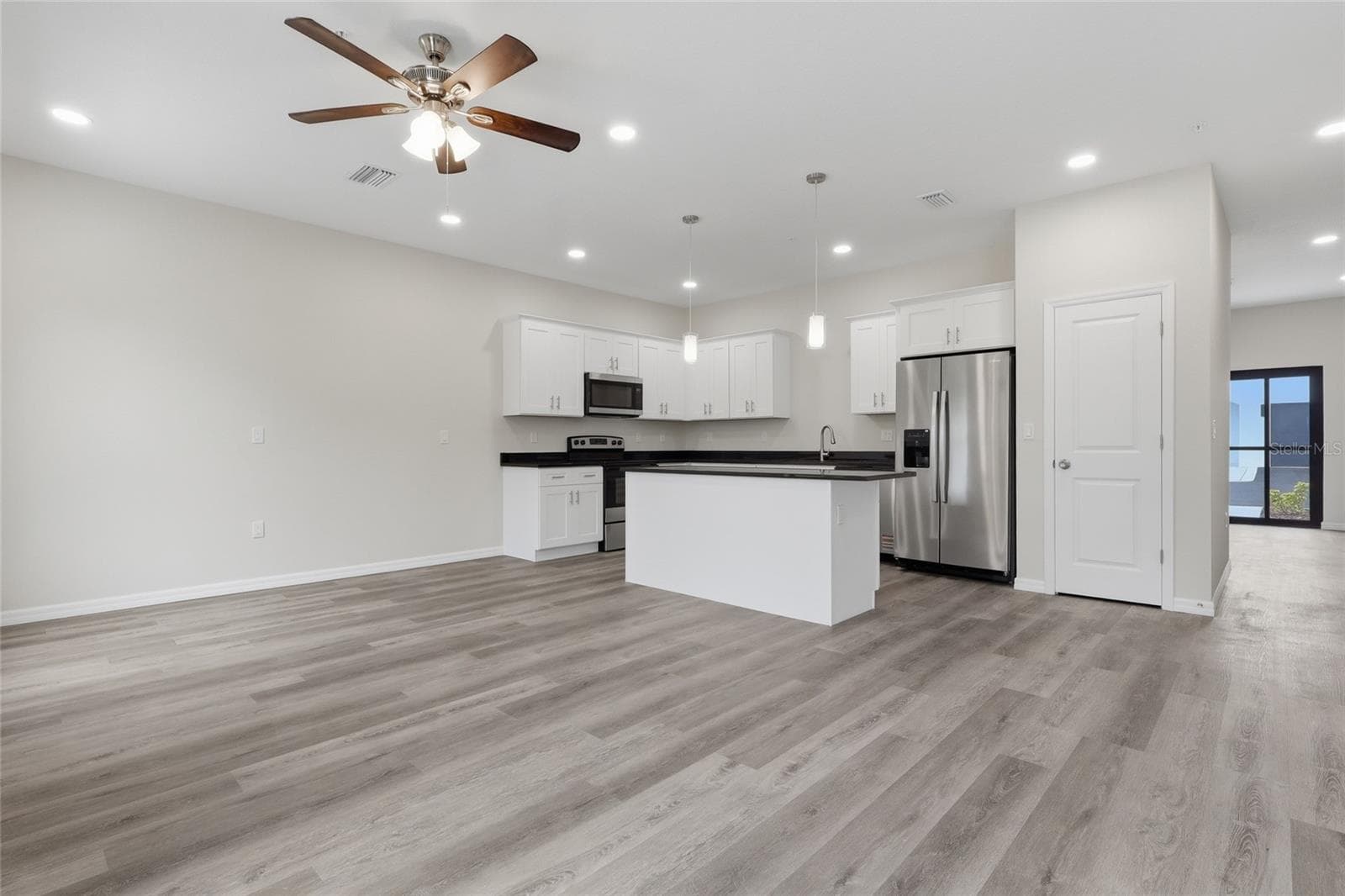 Townhouse at 4369 CAMBIO GARDENS CT, TAMPA, photo 5 of 25