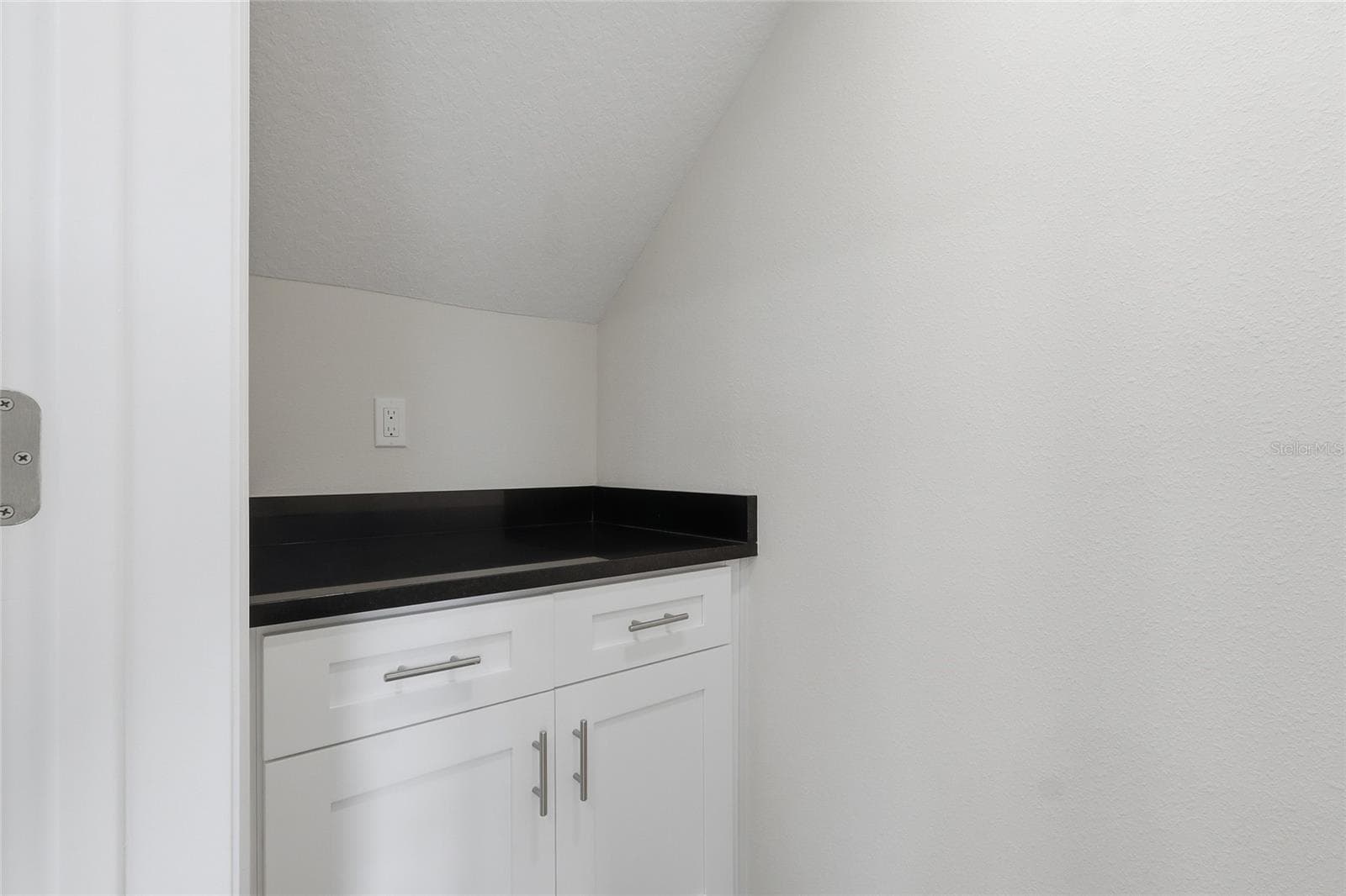 Townhouse at 4369 CAMBIO GARDENS CT, TAMPA, photo 11 of 25