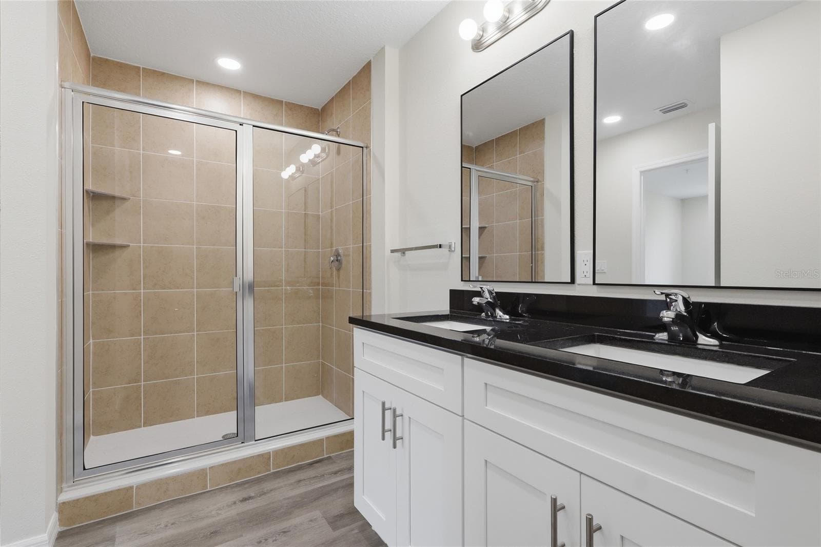 Townhouse at 4369 CAMBIO GARDENS CT, TAMPA, photo 18 of 25