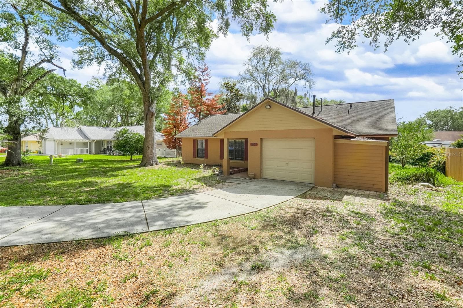 Single Family Residence at 207 HOWARD CT, MASCOTTE, photo 2 of 29