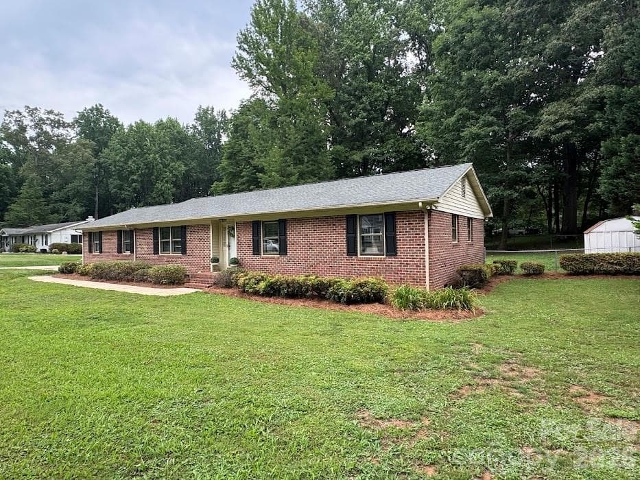 Established neighborhood of Westminster Park in Huntersville - Huntersville