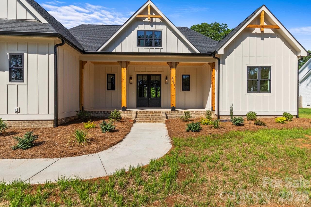 Single Family Residence at Lincolnton, photo 3 of 49