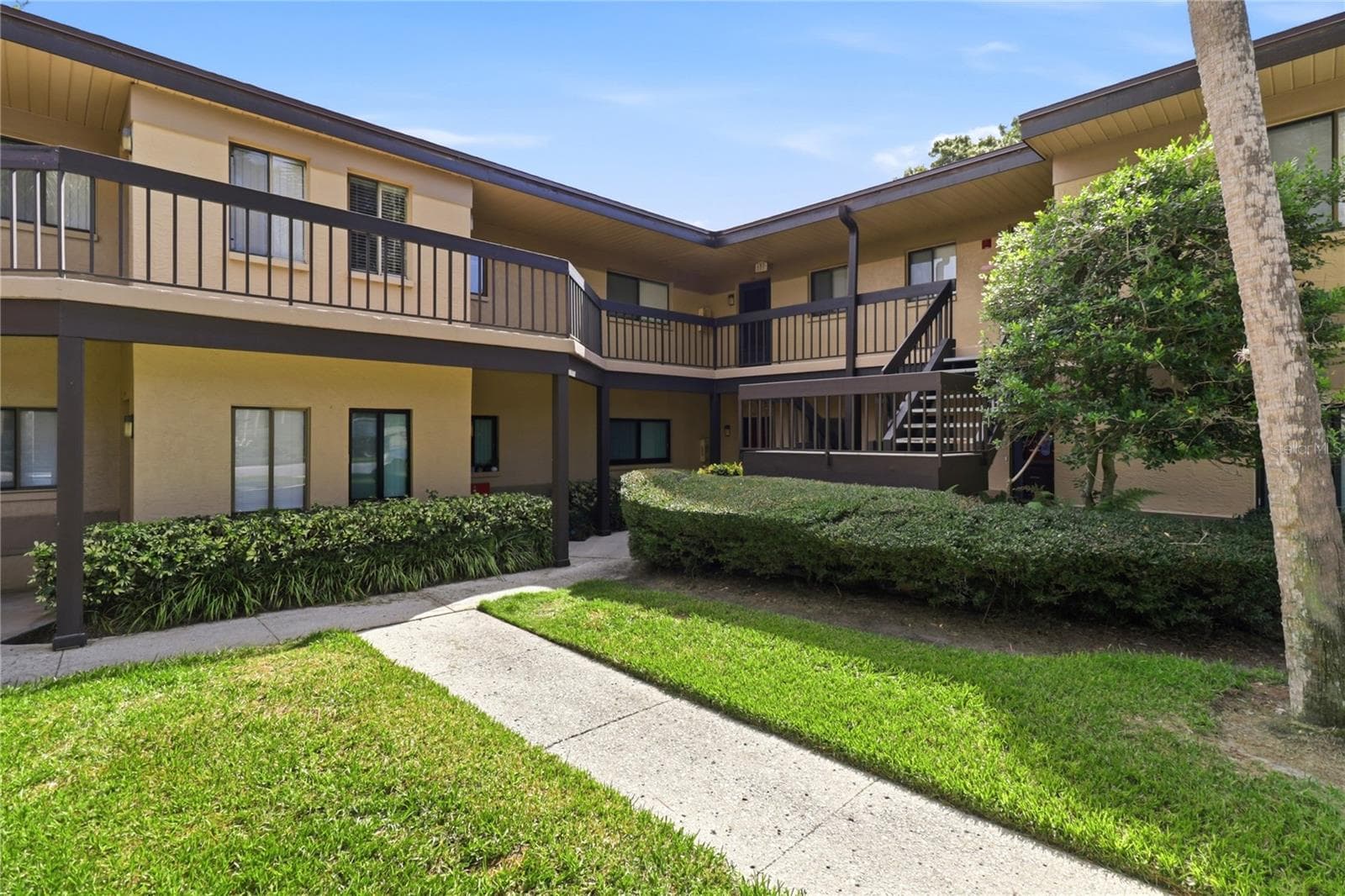 2685 SABAL SPRINGS CIR #105