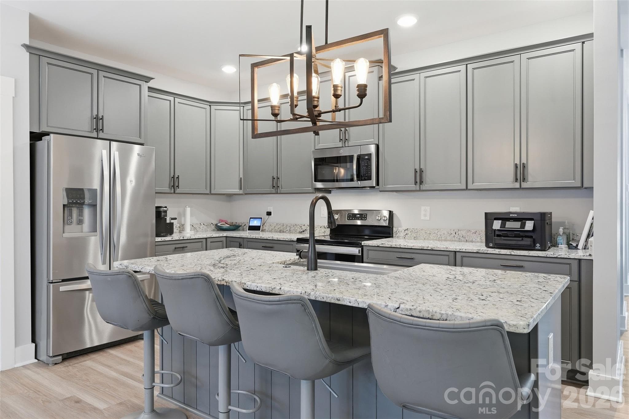 Eat-in bar for family and guests - Rock Hill