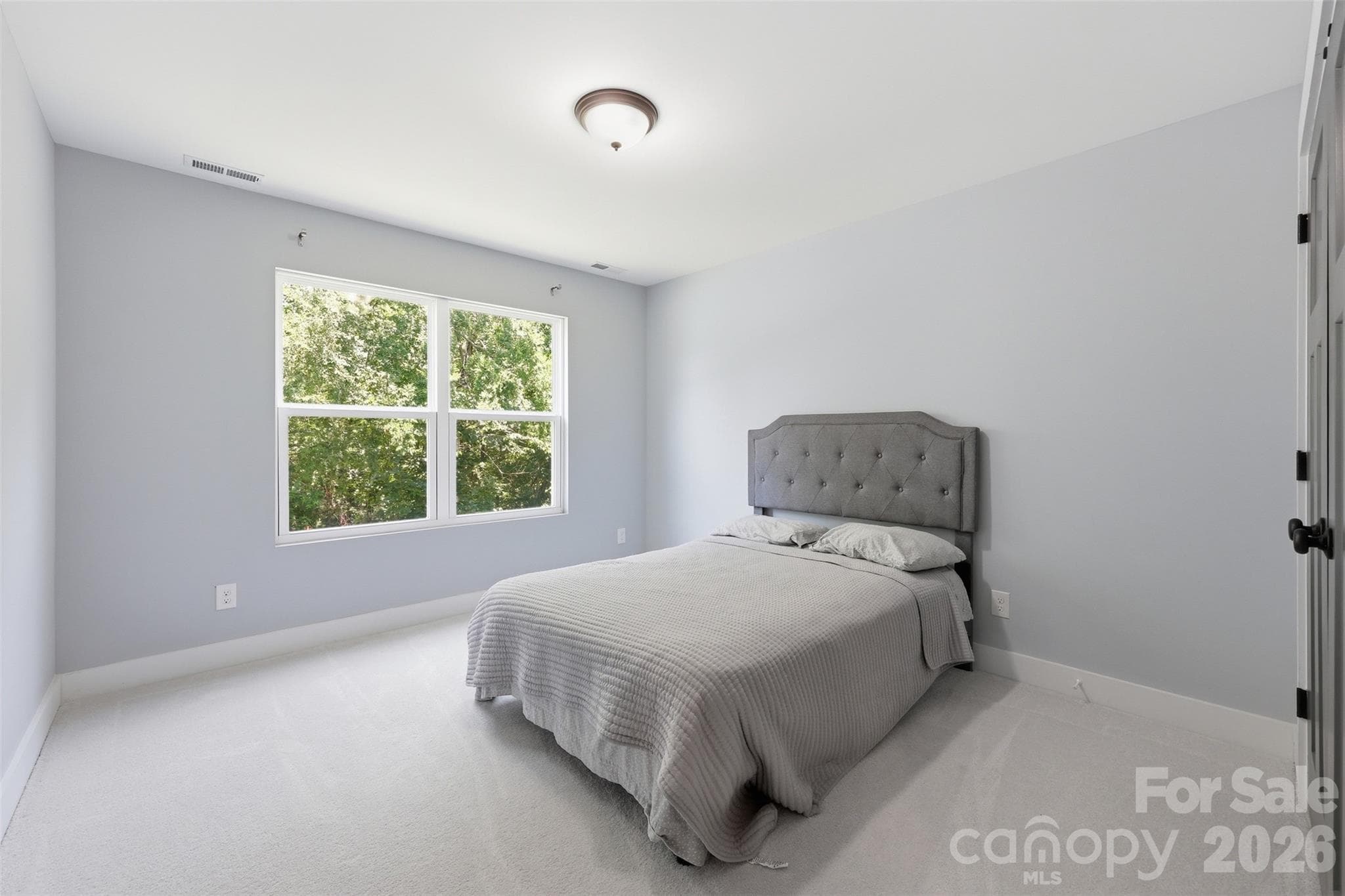 Spacious bedrooms - Rock Hill