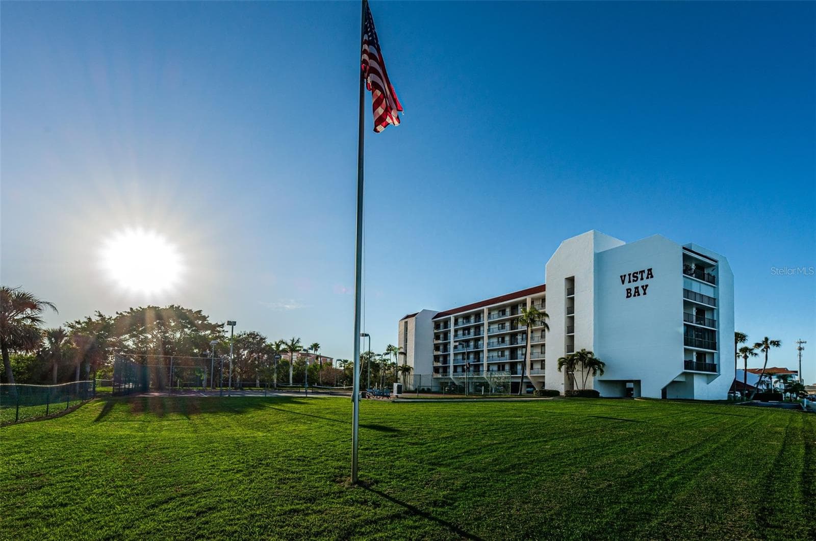 Vista Bay Condos with space, privacy, location & primarily owners and second homeowners! - 19111 VISTA BAY DR #304, INDIAN SHORES