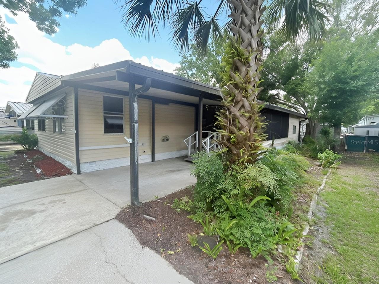 Manufactured Home at 170 PALM DR, DEBARY, photo 2 of 21