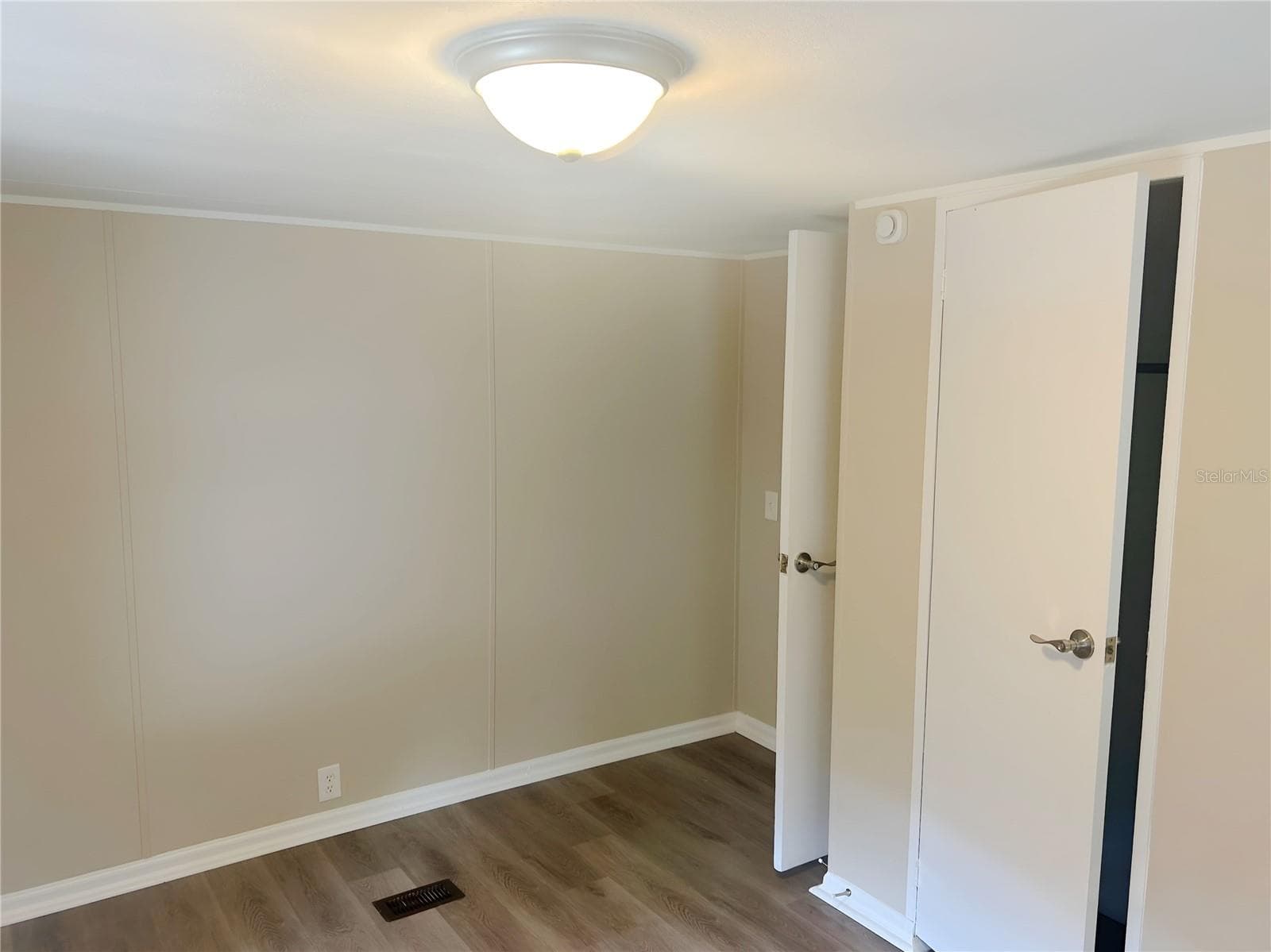 Manufactured Home at 170 PALM DR, DEBARY, photo 15 of 21