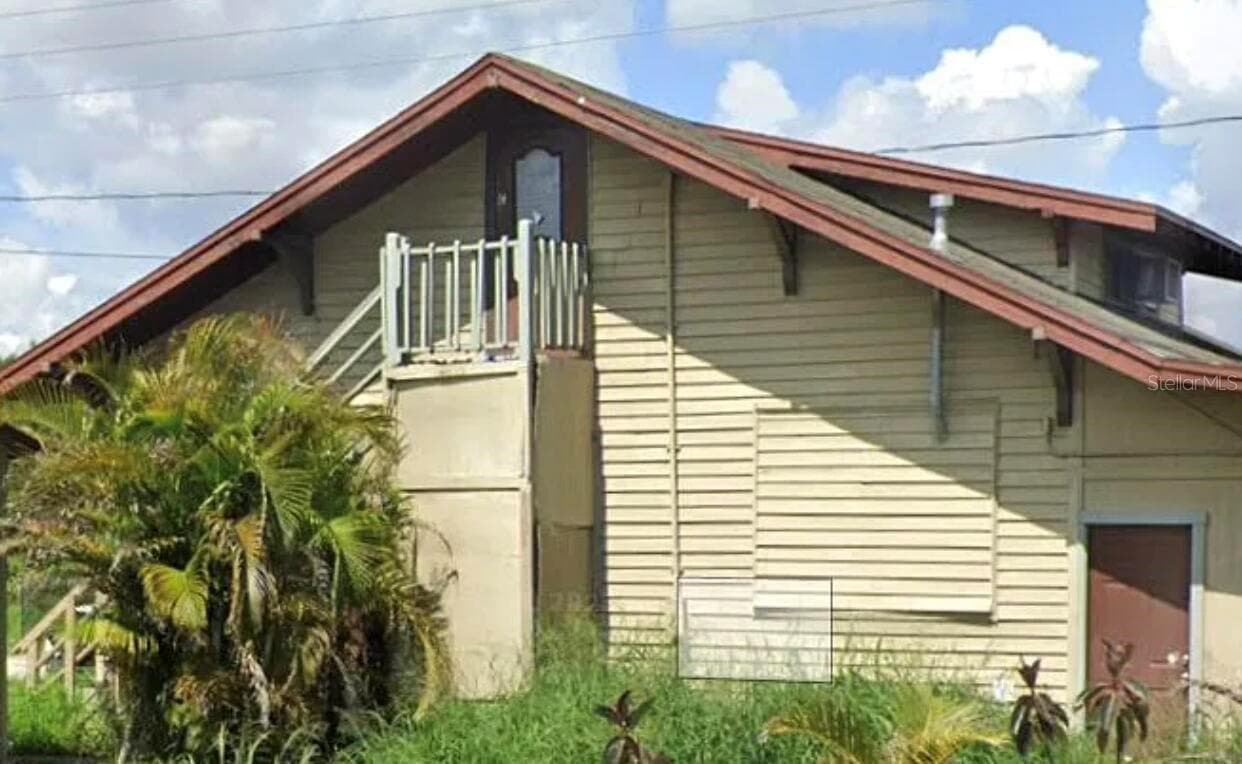 215 N BUENA VISTA DR