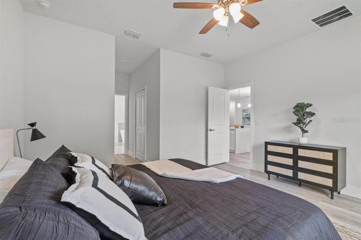 Single Family Residence at 3830 GARDENIA DR, INDIAN LAKE ESTATES, photo 11 of 70
