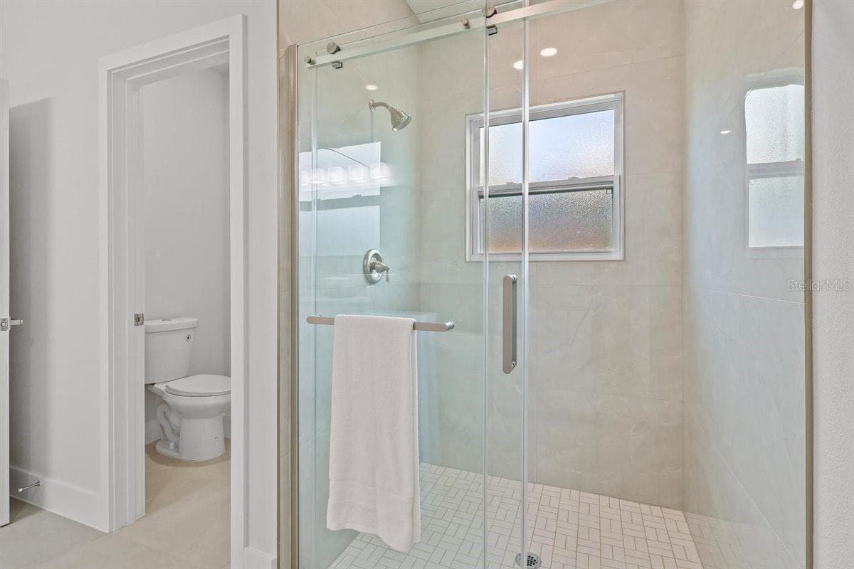 Single Family Residence at 3830 GARDENIA DR, INDIAN LAKE ESTATES, photo 16 of 70