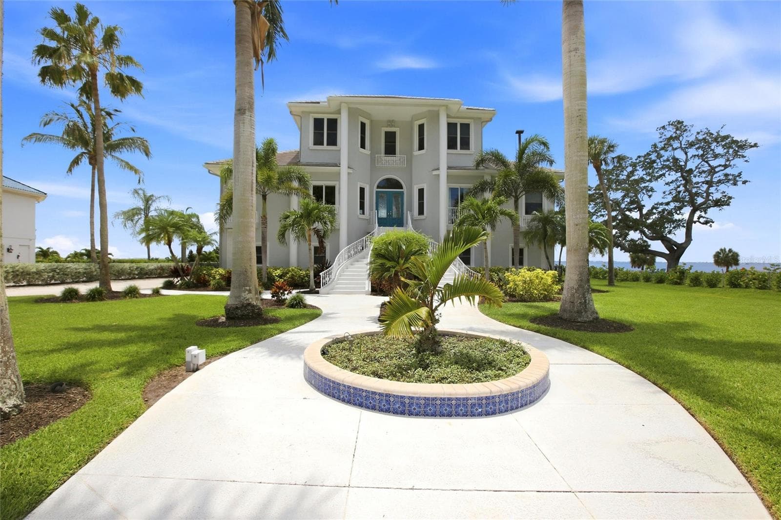 View from guest house to the main house on Sarasota Bay - 7524 WESTMORELAND DR, SARASOTA