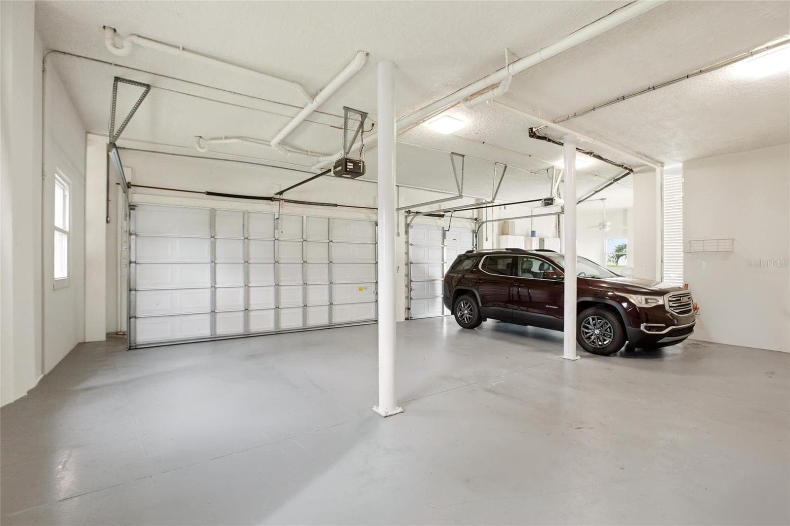 3 car garage - 7524 WESTMORELAND DR, SARASOTA