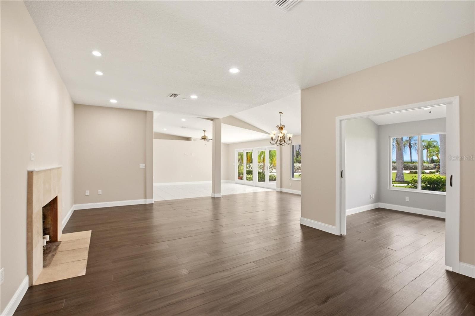 Guest house family room & office - 7524 WESTMORELAND DR, SARASOTA