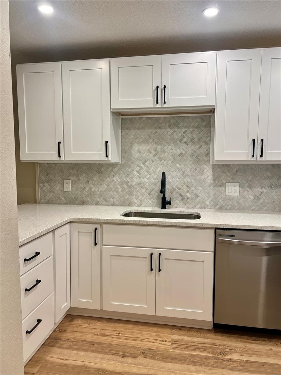 Condominium at 3819 N OAK DR #I42, TAMPA, photo 9 of 25
