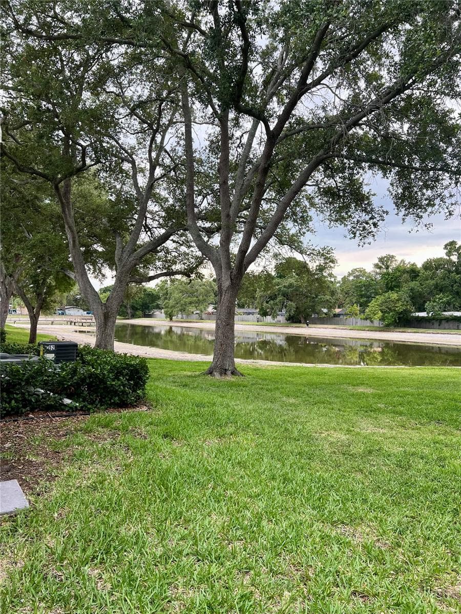Condominium at 3819 N OAK DR #I42, TAMPA, photo 24 of 25