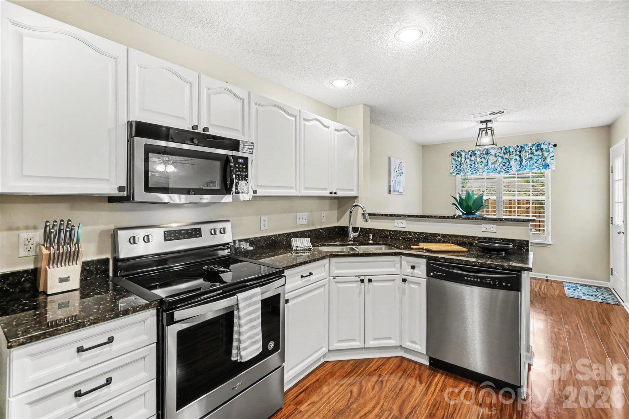 Townhouse at 9725 Mattforest Circle, Charlotte, photo 5 of 22
