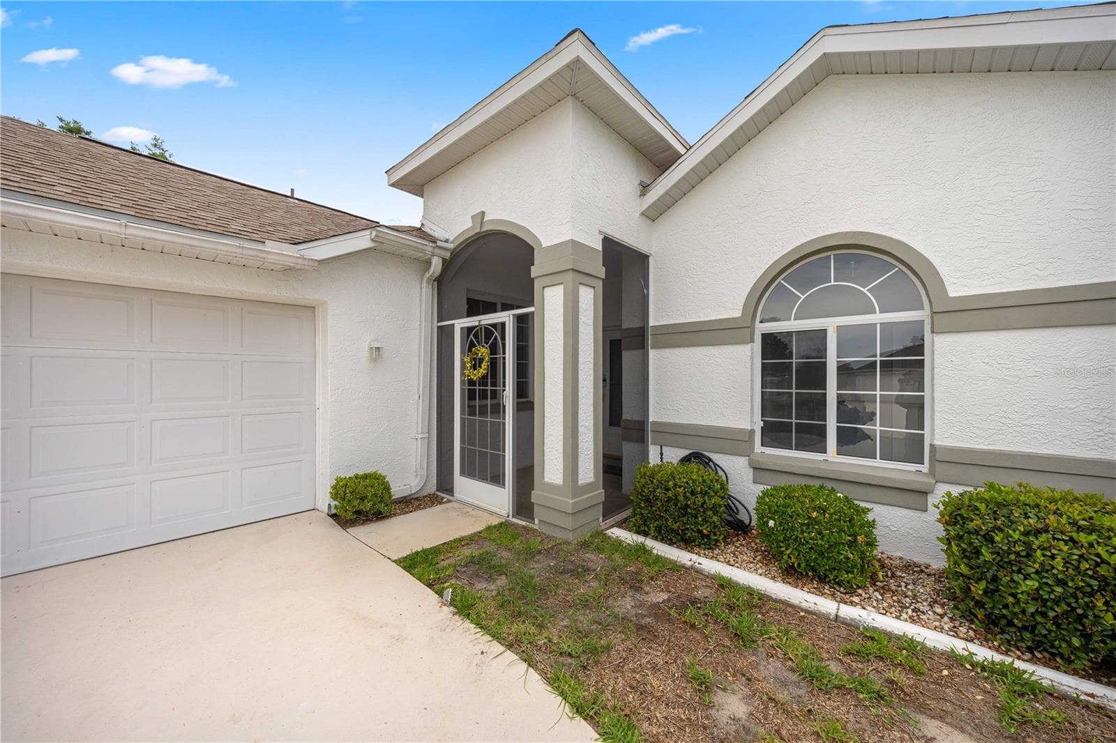 View of Screen Doorway - 2379 NW 55TH AVENUE RD, OCALA