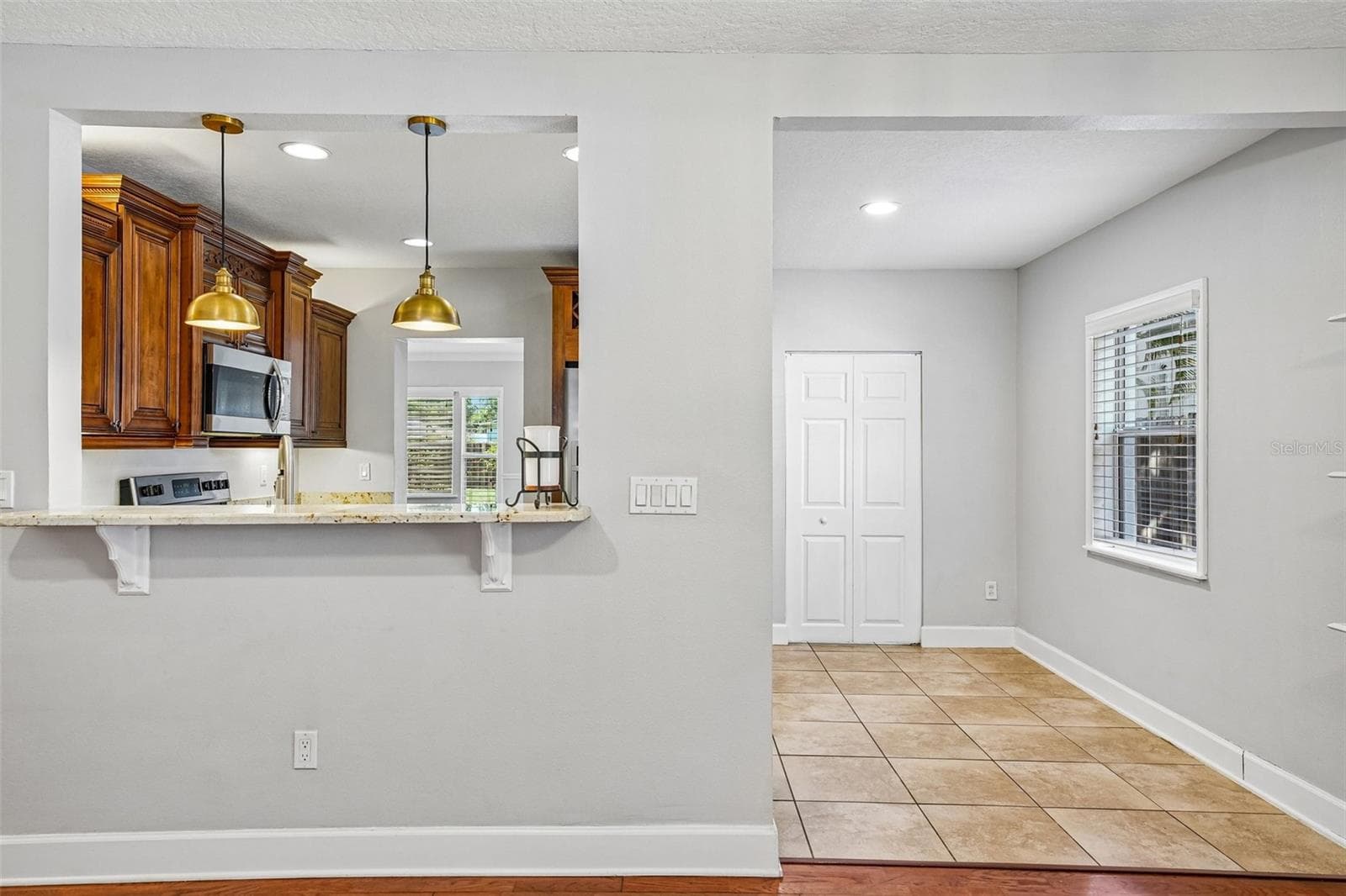 Single Family Residence at 3924 W BAY VIEW AVE, TAMPA, photo 10 of 75