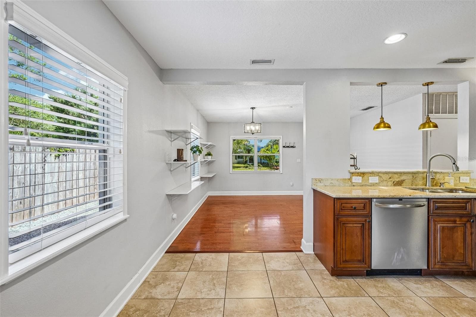 Single Family Residence at 3924 W BAY VIEW AVE, TAMPA, photo 16 of 75